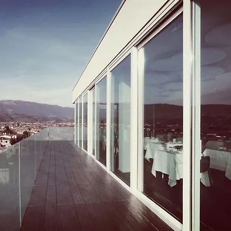 Le Hotel 4*
