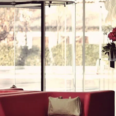Le Hotel