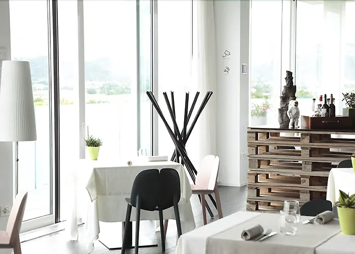 乐诺夫酒店 酒店 4*